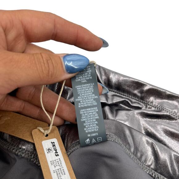 SKIMS Metallic Silver Grey Swim V Waist Short Carbon Ruched Stretch Lined XS NEW - Picture 6 of 8